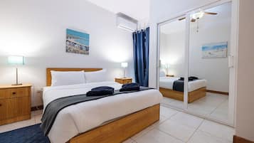 Een strijkplank/strijkijzer, gratis wifi, beddengoed