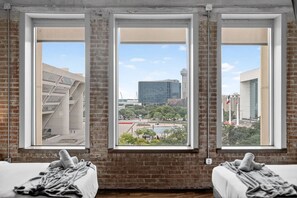 Spa - Spacious Dallas Stay | Pool + Cinema + Game Room (Dallas)