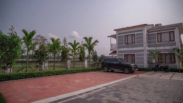 Enceinte de lâhĂ©bergement