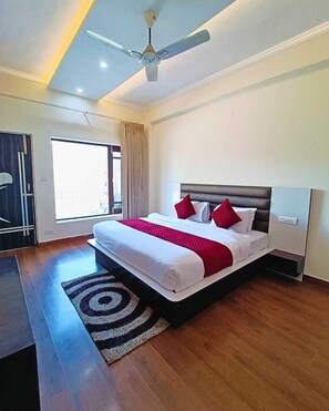 Deluxe Room, Mountain View | Desk, laptop workspace, iron/ironing board, free WiFi - Hotel Luxeevista By Navodayans  (Dalhousie)