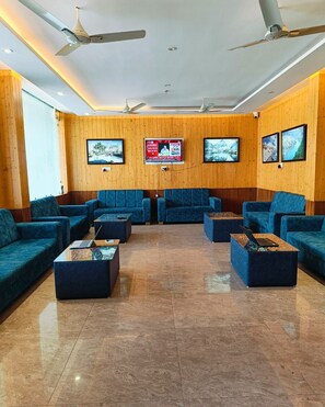 Interior - Hotel Luxeevista By Navodayans (Dalhousie)