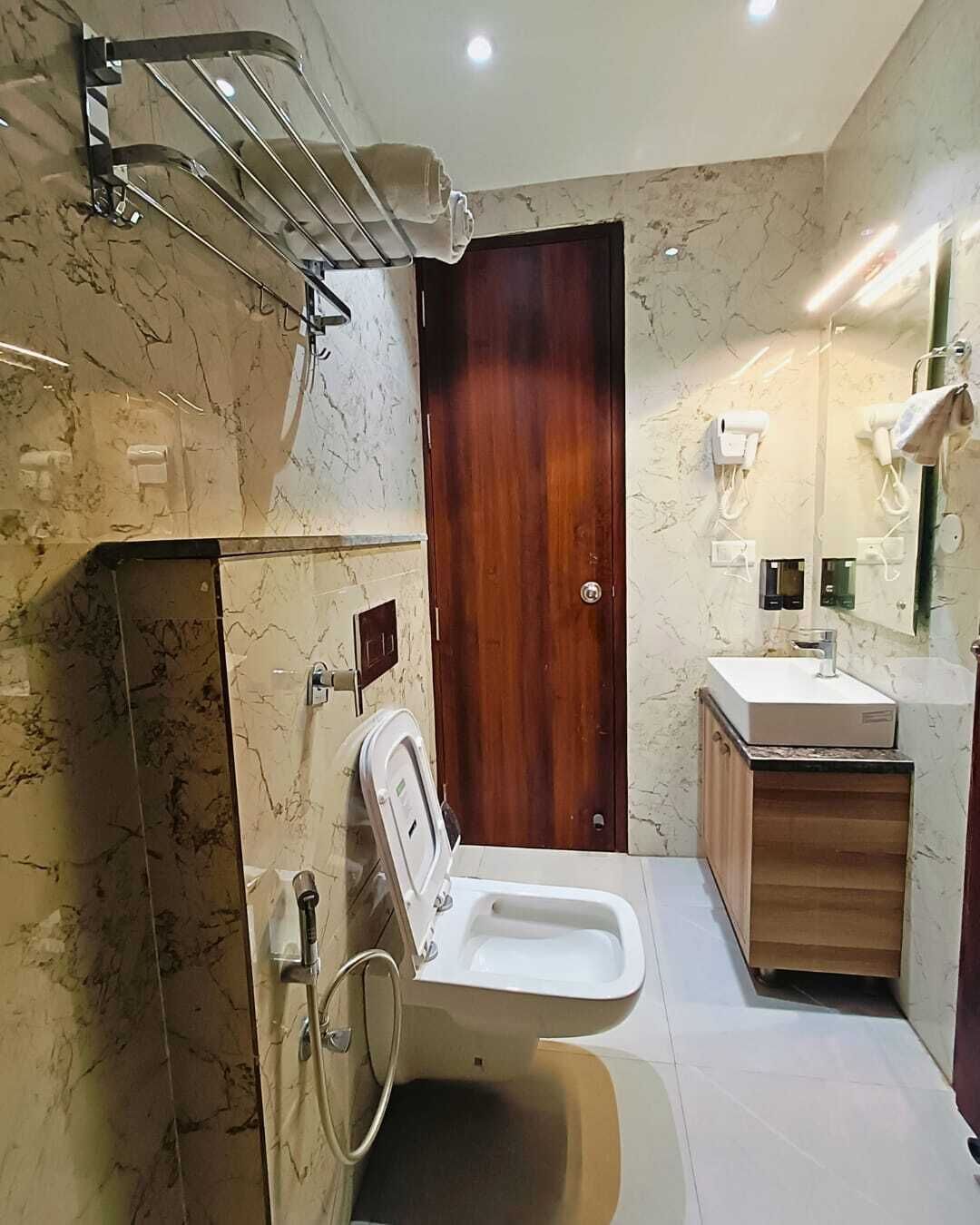 Family Suite, Balcony | Bathroom