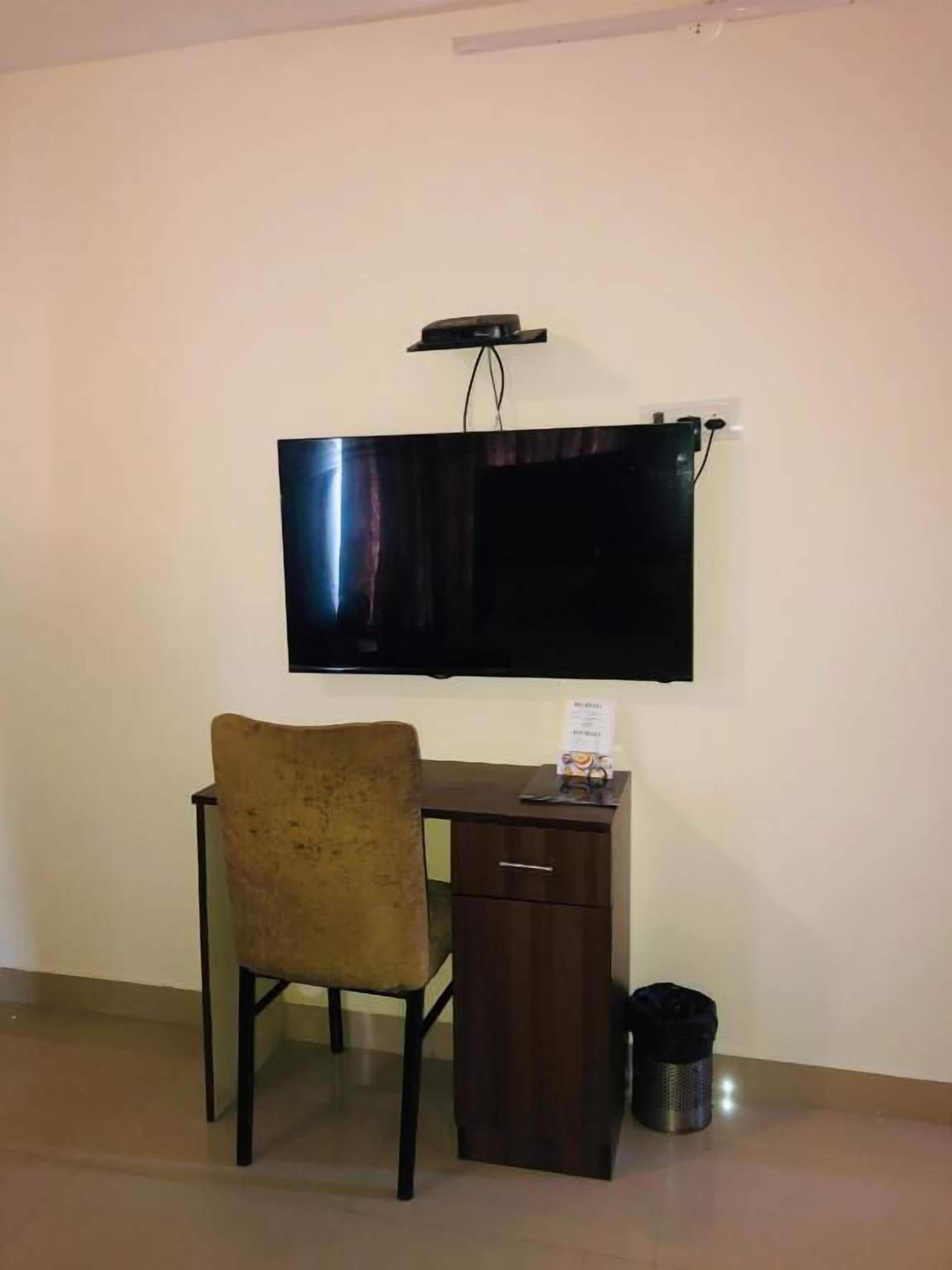 Superior Double Room, City View | Interior