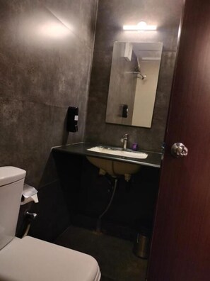 Superior Double Room, City View | Bilik Mandi