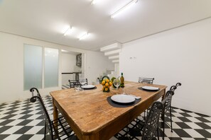 In-room dining - Muta House (Sorrento)