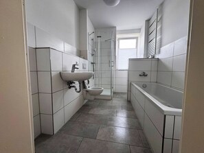 Bathroom - Vrbo Property (Groß Kreutz (Havel))