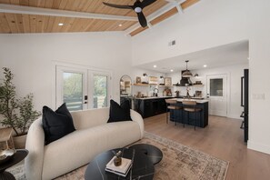 Smart TV, fireplace, offices - New Listing! Heated Pool, Hot Tub, Sauna, Soaker Tub, Outdoor Shower, King Bed! (Kitty Hawk)