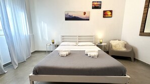 3 chambres, fer et planche à repasser, accès Internet, draps fournis