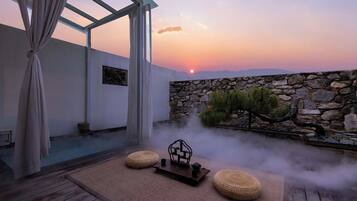 Private pool