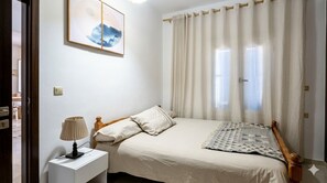 6 chambres, fer et planche à repasser, Wi-Fi
