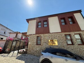 Exterior - The Pilgrim Ephesus Hotel (Selcuk)