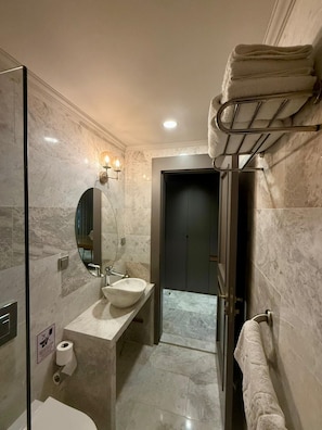 Bathroom - The Pilgrim Ephesus Hotel (Selcuk)