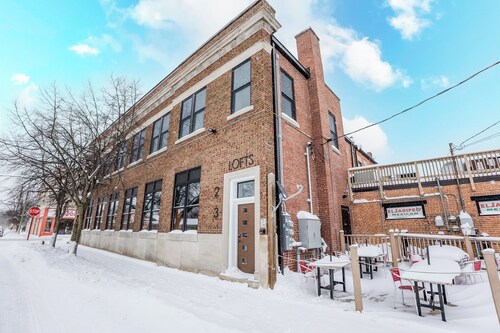 NEW (2024:) Sleeps 12 | Downtown Fennville | Near Saugatuck & Local Beaches