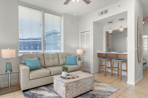Smart TV - Destin West Studio Villa 501 ~ Amazing Ocean Views ~ Free Beach Service (Fort Walton Beach)