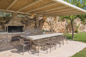BBQ/picnic area - Lithea Seaview Villa & Estate (Chania)