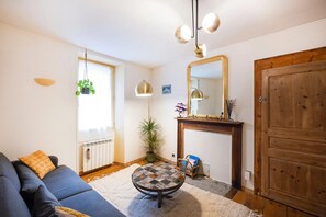 Living area - Atipyque house in the heart of the Bauges mountains (Le Châtelard)