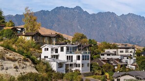 Exterior - Queenstown Hill House - Apartment Only (Queenstown)