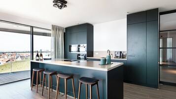 Apartemen | Dapur pribadi | Kursi makan untuk bayi