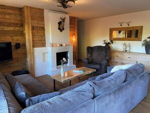 Living area - Mountain Apartment in Saalbach for 8 (Saalbach-Hinterglemm)