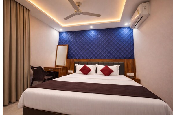 Superior Room, City View | Bed sheets - Hotel City Rise Gwalior (Gwalior)