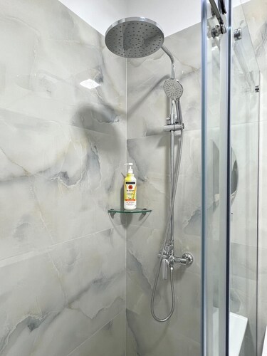 Perfect 2-bedroom apartment with AC in beautiful Tirane