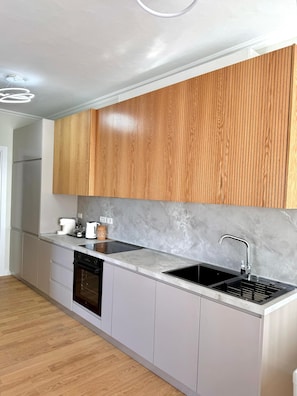 Private kitchen - Perfect 2-bedroom apartment with AC in beautiful Tirane (Tirane)
