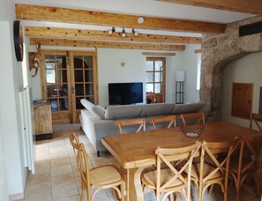 Interior - Character house, in a quiet location, close to the village center (Jaujac)
