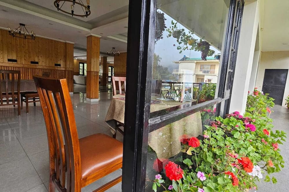 Hotel Trvaller Inn