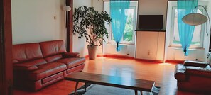 House | Living room - Holiday Home Nouart With Barbecue Garden (Nouart)