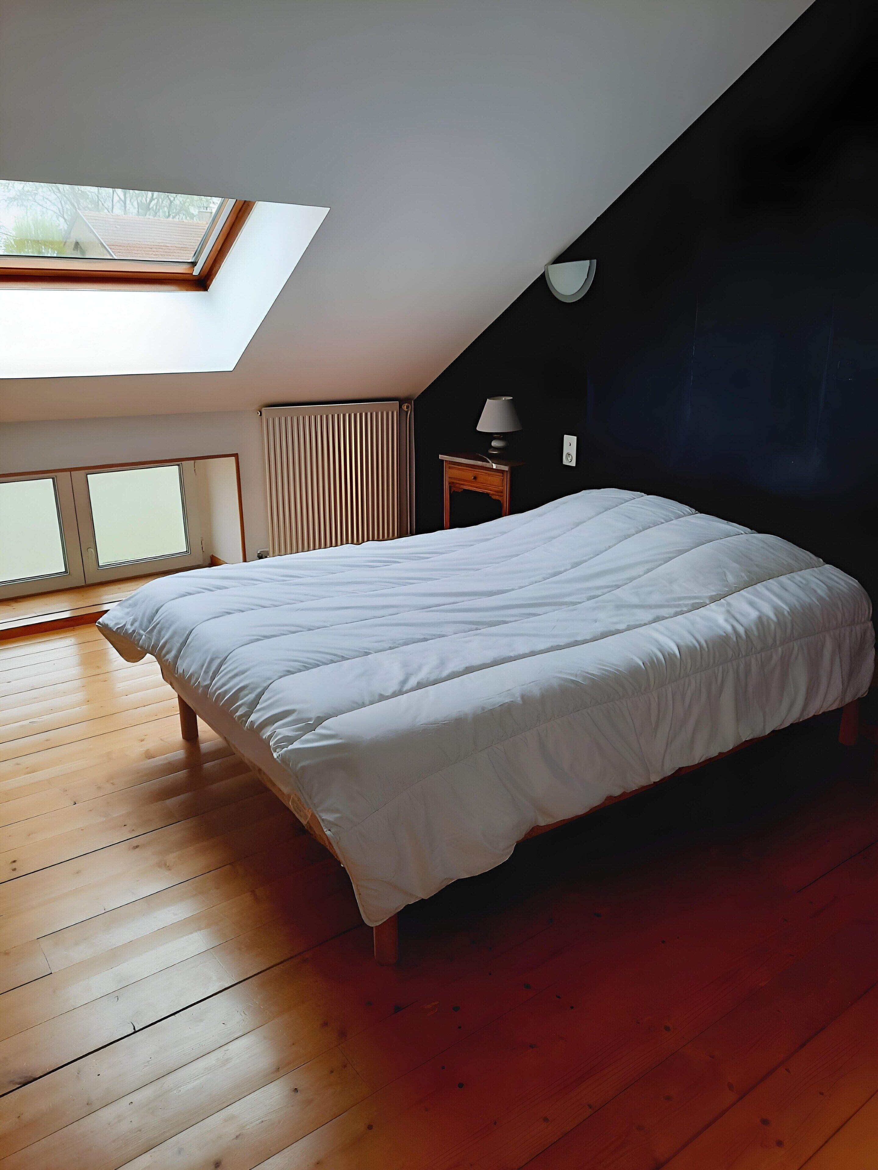 House | 3 bedrooms, individually furnished, bed sheets