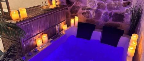 Bain à remous extérieur