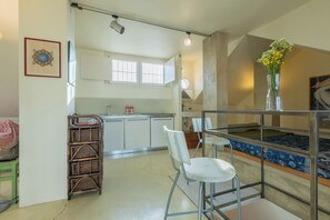 Eenvoudig appartement | Een strijkplank/strijkijzer, gratis wifi