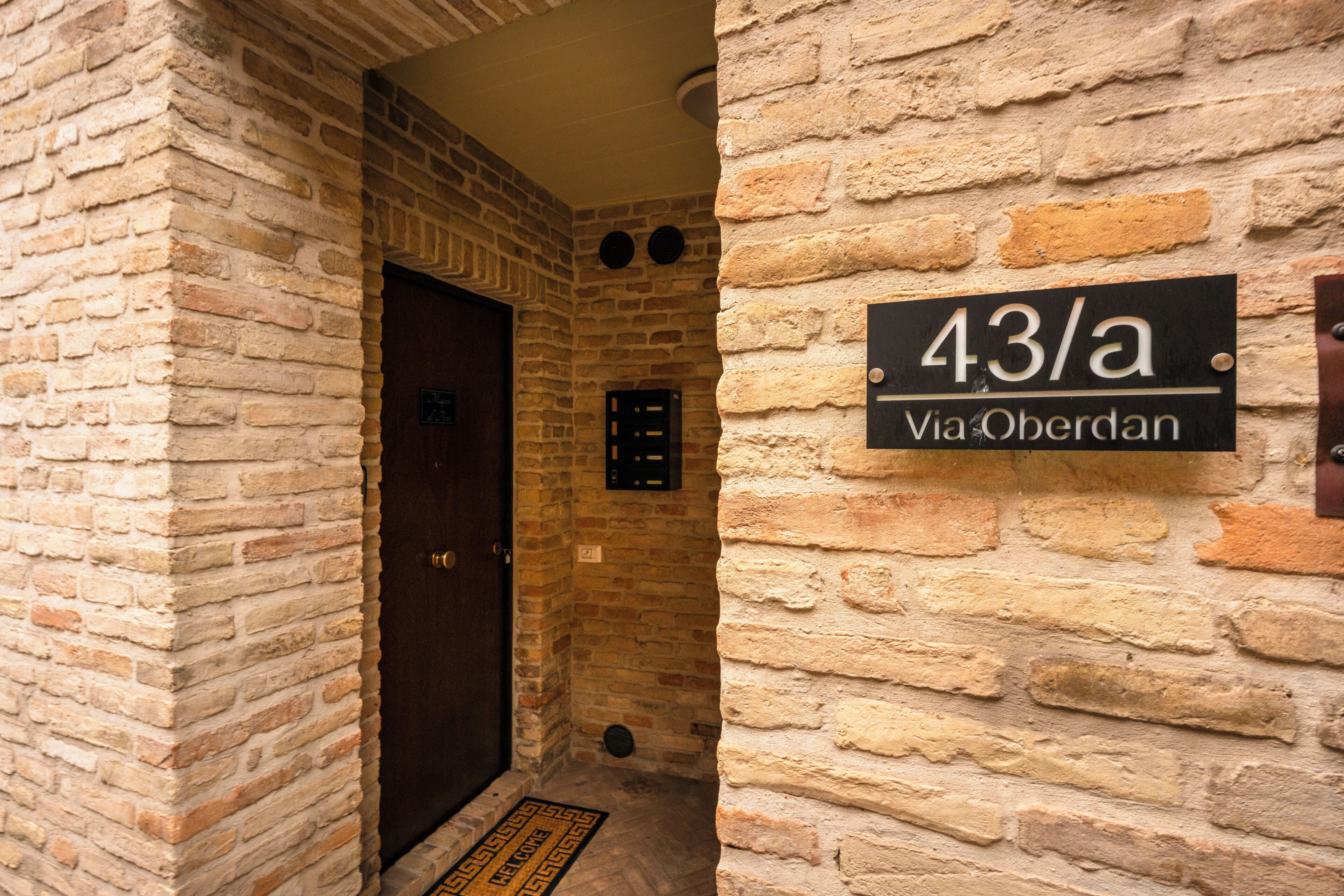 تفاصيل الفندق من الخارج