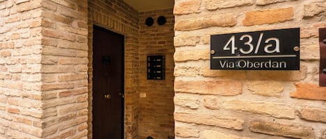 تفاصيل الفندق من الخارج