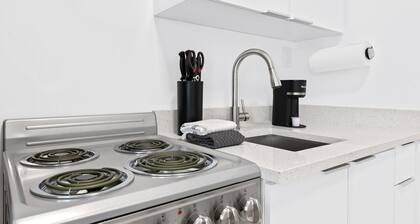 Private Modern Studio w/ Pool - Steps to the Beach