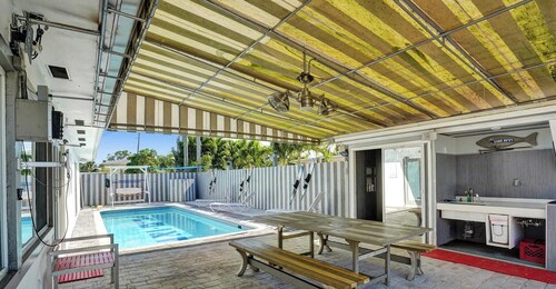 Private Studio w/ Pool & Patio Steps to the Beach