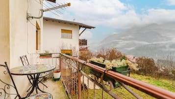 Superior Apartment, Balcony, Courtyard View | Teres/patio