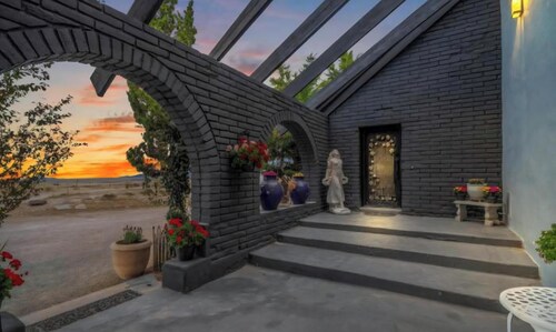 Bewitching Mansion in the heart of wine country with indoor heated pool.