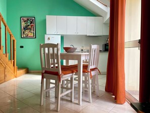 Dining - Alida Cottage: central lofted openspace loft with 4 beds (Santa Maria)