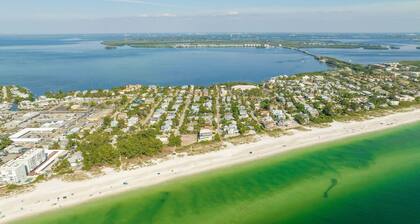 Beach House Steps From the Water-anna Maria Island