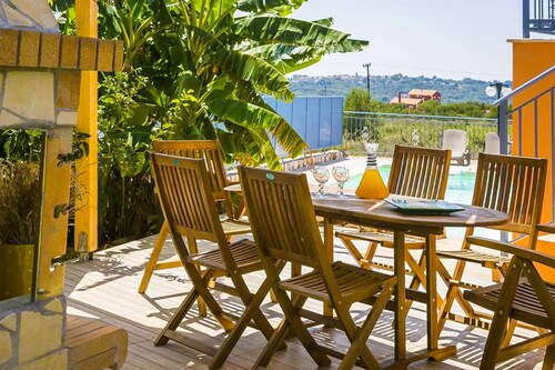 Villa Xenia With 3 Bedrooms and 2 Bathrooms