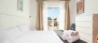 Villa El Olivo With 3 Bedrooms and 3 Bathrooms