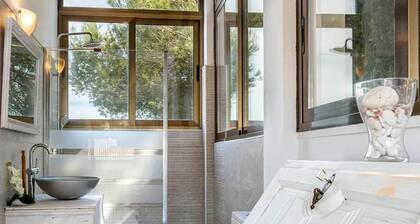 Villa Gabriela With 3 Bedrooms and 2 Bathrooms