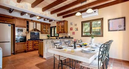 Villa Gabriela With 3 Bedrooms and 2 Bathrooms