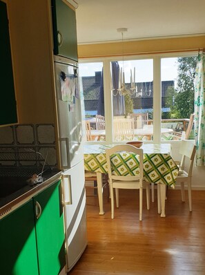 Private kitchen - Dream cottage by the sea in Frillesås |SE02120 (Åsa)