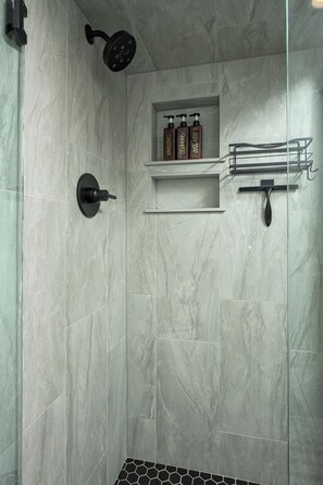 Hair dryer, towels, soap, toilet paper - Ultimate Group Retreat, 2 Homes 2 Hot Tubs, Sauna (Wheat Ridge)