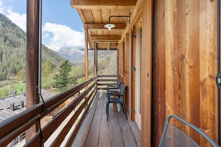 Property grounds. Loft Panorama: Mountain Views, 7 Beds, 2 Bathrooms in Val di Rabbi