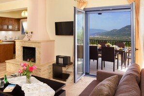 Villa | 3 bedrooms - Sunrise Villa With 3 Bedrooms and 3 Bathrooms (Kefalonia)