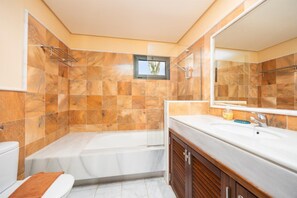 House - Villa Dragos With 3 Bedrooms and 3 Bathrooms (Yaiza)