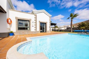 House - Villa Dragos With 3 Bedrooms and 3 Bathrooms (Yaiza)